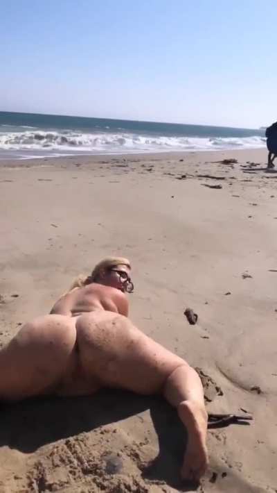 Big Girl Naked On The Beach