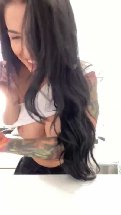 KATRINA get her MEGAFOLDER now &amp;gt;&amp;gt;&amp;gt; b.link/mega4u