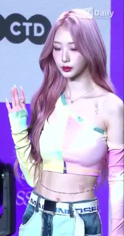 LOOSSEMBLE - Yeojin