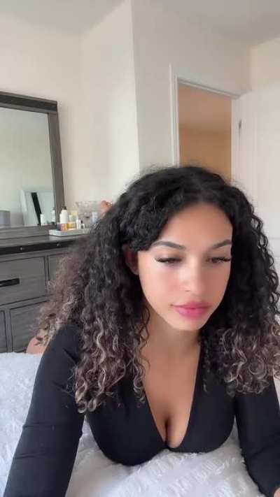 @curlybabyxxo 6/8 live Pt 2
