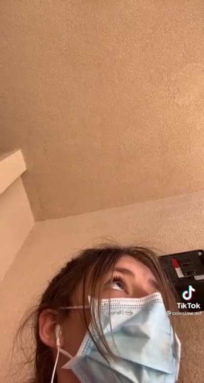 Psycho controlling mother tries to force her daughter to take off her face mask