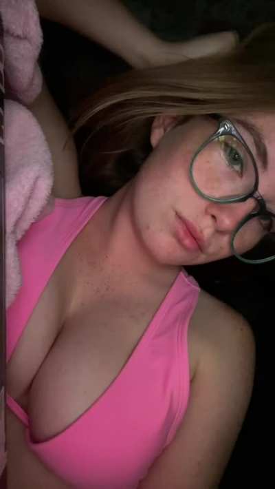 [kik] 22F - which of you dirty gooners is gonna go dumb for these tight tiktok sluts with me?