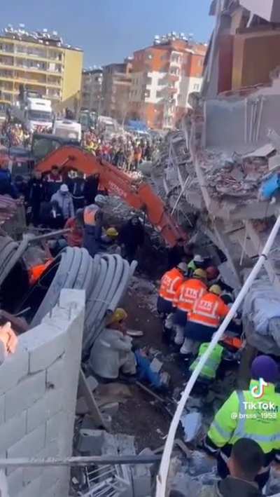 Turkish rescue workers shout: &ldquo;can anyone hear our voice&rdquo; The silence that follows is horrific