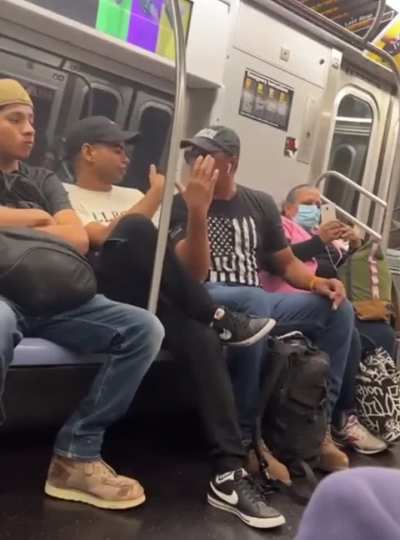 Two Venezuelans are attacked in the New York subway