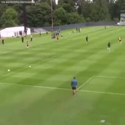 Incredible piece of skill by Ayoze Perez