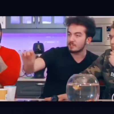 Hoca soru sorar; tenef&uuml;ste kitabı ezberliyen ben