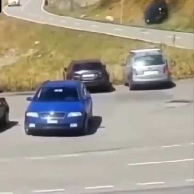 Lamborghini Murci&eacute;lago driver loses control on a mountain road