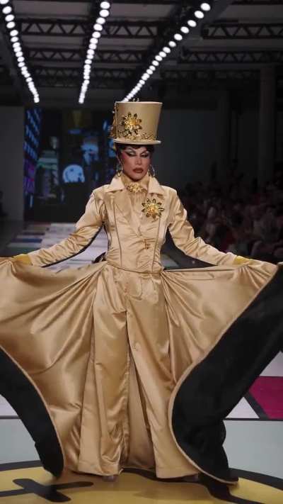 Grag Queen (Host of Drag Race Brasil) for S&atilde;o Paulo Fashion Week 😲