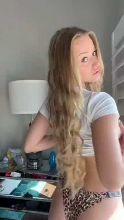 This naughty angel needs to fuck all the damn time! :P