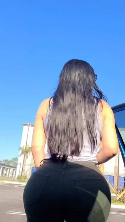 Phat Ass 🍑👅 ( Her latest collection in comments 👇)