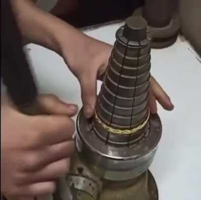 Tool for fixing round jewelry