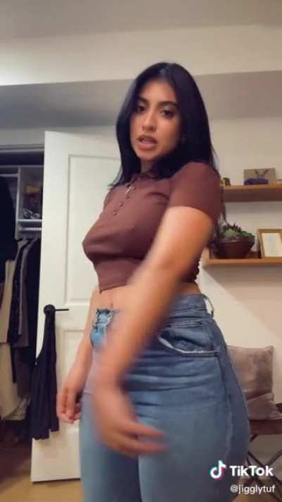 👩🏻