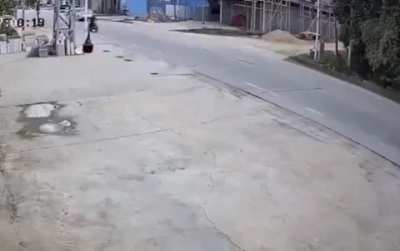 Tendencia: En China captan a un Tesla a exceso de velocidad en modo autom&aacute;tico, fallecen 2 personas.