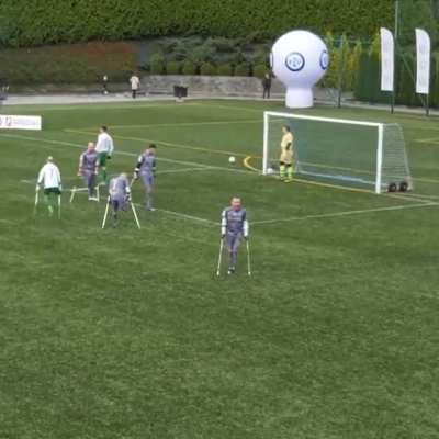 amputee makes an amazing goal