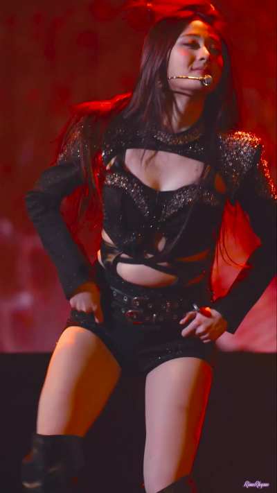 Yunjin - LE SSERAFIM