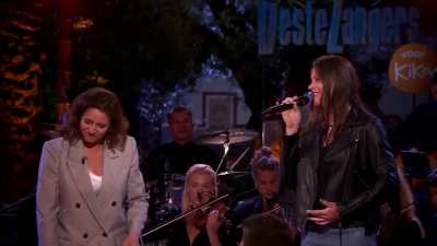 Maria Fiselier &amp;amp; Floor Jansen - Because we believe | Beste Zangers: KiKa special