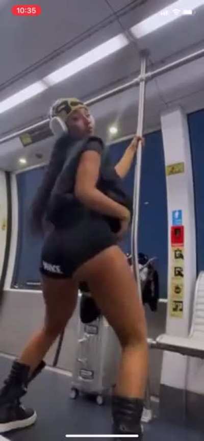 No ___ on the train (Ruby rose)