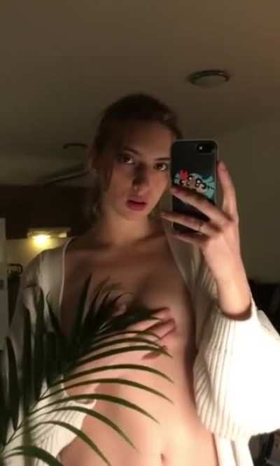 [Broken Babes][Copy] Boobies