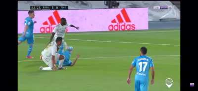 Unreal commentary on Benzema&rsquo;s 2nd of the day. Hala Madrid!