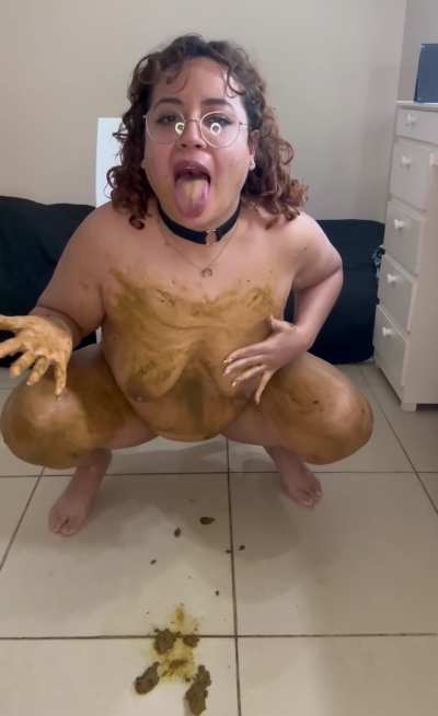 U want to taste mommy&rsquo;s poop too ?