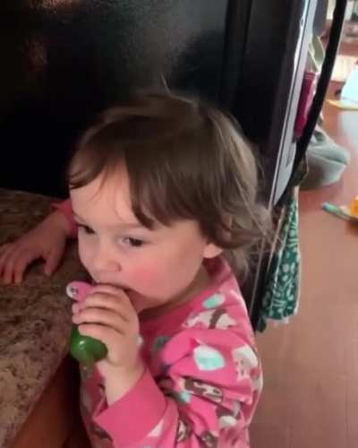 Kid tries a pepper for the first time