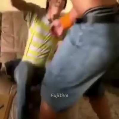 * Risas *