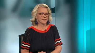 Former PM reveals identity of leaker