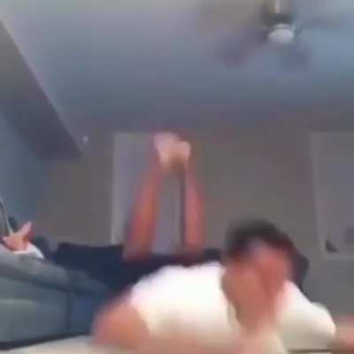 This is me running at night to the refrigerator while everyone is sleeping😝