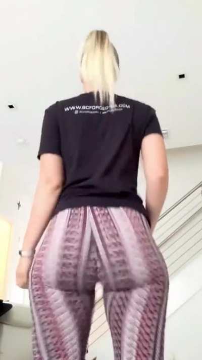Juicy Jen  🤤🤤🤤