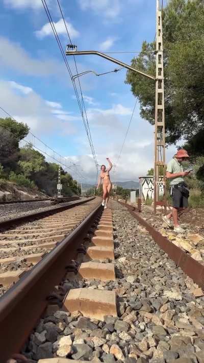 Took my married friend out for a walk and got completely naked &ndash; he tried so hard not to look 😂 but let&rsquo;s just say he didn&rsquo;t always succeed