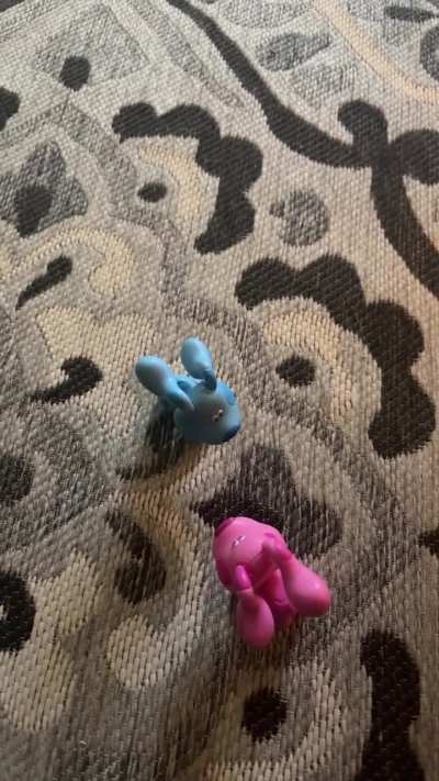 Blue&rsquo;s Christmas gift to Magenta