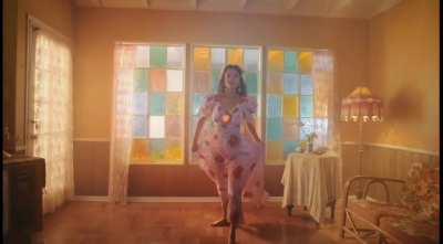 Stunning in "De una vez" music video