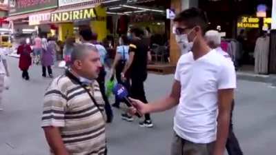ismail demirbaş, H&uuml;k&uuml;meti eleştirdi diye tutuklanmiş!! Y&ouml;netenin "herkes d&uuml;ş&uuml;ncesini &ouml;zg&uuml;rce ifade edebiliyor" dediği &Uuml;lke'de sokaktaki vatandaşlar fikirlerini s&ouml;ylediği i&ccedil;in hapse atılır.