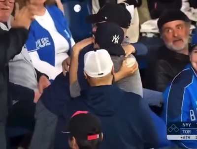 When a Blue Jays fan caught a Judge homer and he did this.