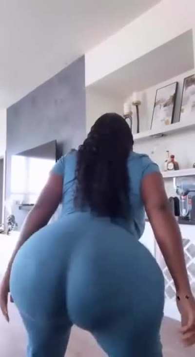 She holding them big ass titties while she shake that fat ass butt 😍