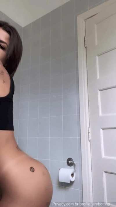 Modelo:LaryBottino. Querem assistir os melhores conteúdos do Onlyfans, Closefriends, Privacy, Lives e Ensaios grátis? Só clicar no primeiro link do comentário!!