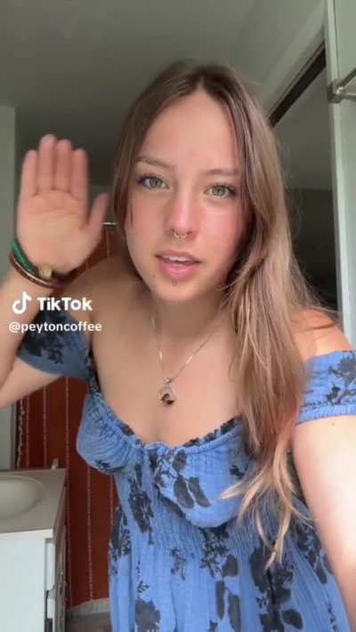 The dress is back 