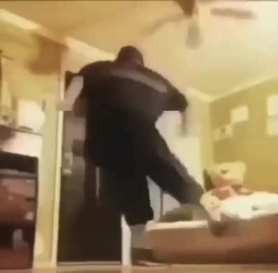 &iquest;Cansado de ver memes malos? Ven y baila.