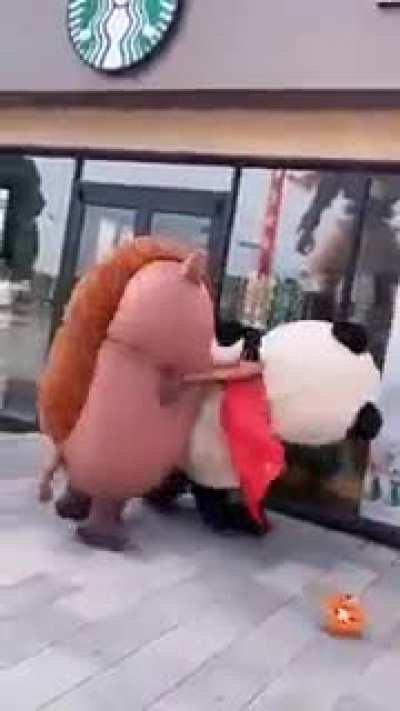 A fight broke out between two costumed employees in a theme park in Jiangsu, China.