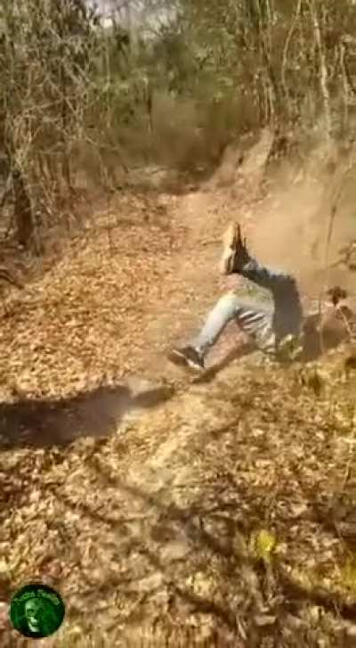 (Nsfw) [Global] / The man executed with a gun (The moment his head burst)