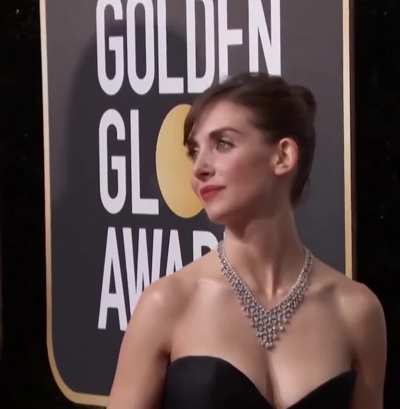 Alison brie