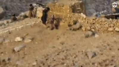 [Modern] A Baloch Liberation Army Insurgent gets killed at close range by a Pakistani (Paramilitary) Frontier Corps Personnel during the attack on a Paramilitary Outpost in Bolan (Balochistan,Pakistan-2021)