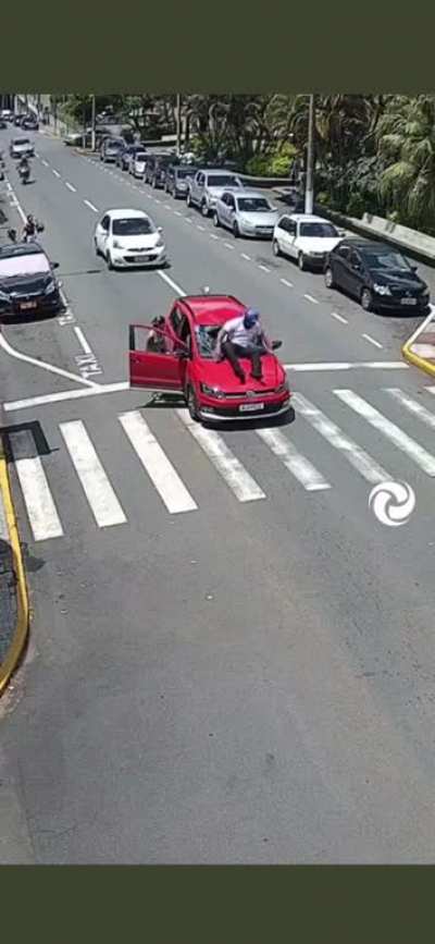 idiot on the bike**
