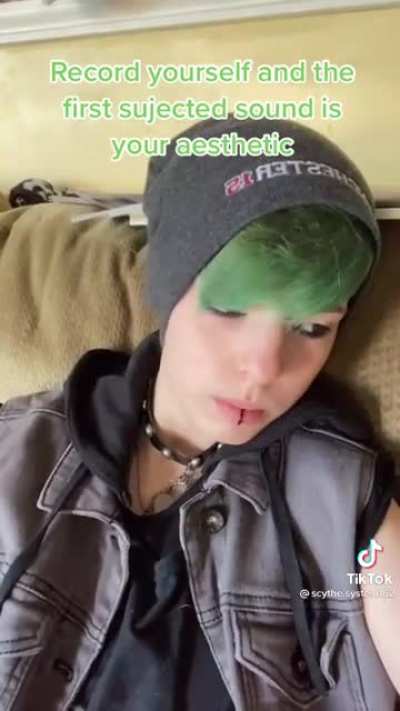 👅🤘