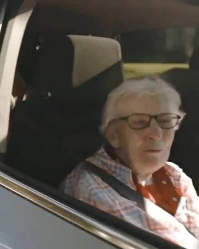 (Happy Freakout) Old White Woman Tells A Black Man Shooting A Music Video To Turn It Down