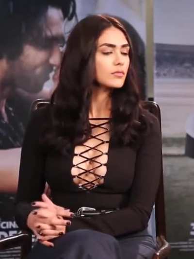 Mrunal Thakur 