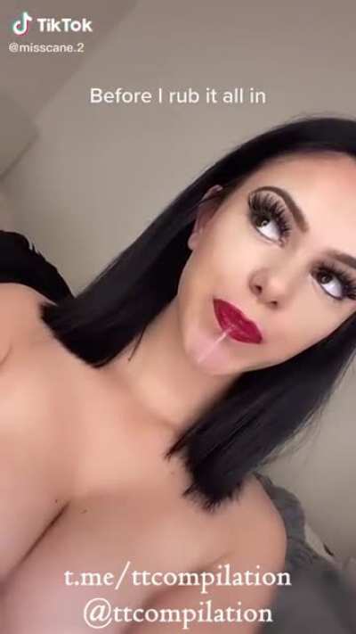 girl drooling🤤🤤