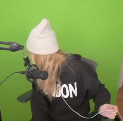 👀