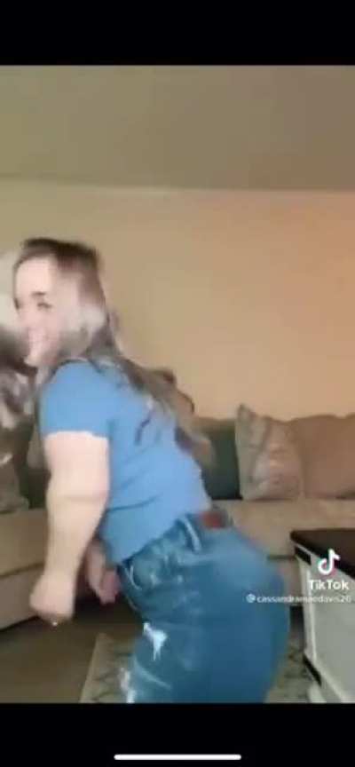 Does everyone love my stepsisters dance?
