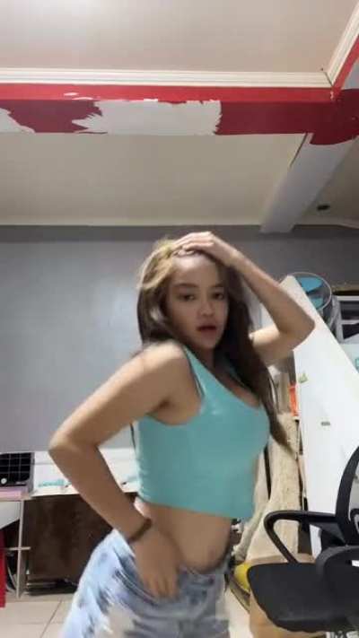 Xyriel Manabat